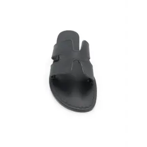 Ciabattina Ermes Pelle Nero frontale Ciabattina Ermes Pelle Nero borchie laterale sandalibellogrado amalfi