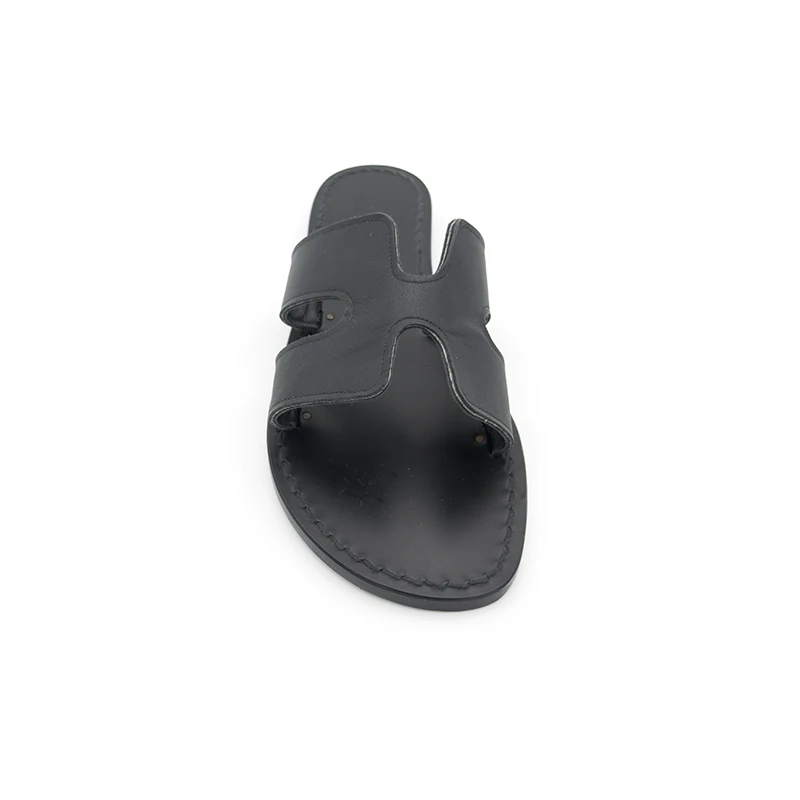 Ciabattina Ermes Pelle Nero frontale Ciabattina Ermes Pelle Nero borchie laterale sandalibellogrado amalfi